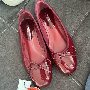*SOLD - DO NOT PURCHASE* NWT Cider patent ballet flats. 🥿